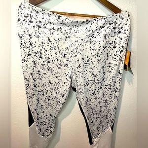 Avia Athletic XL Women's Pants Athletic Workout Black & White Boutique Chic